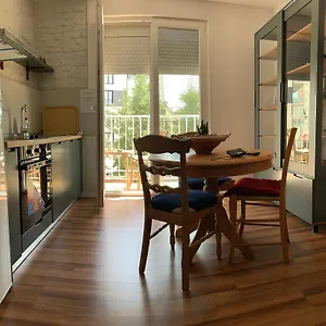 Apartment Flora - Modern Rooftop With Balcony, Tirana